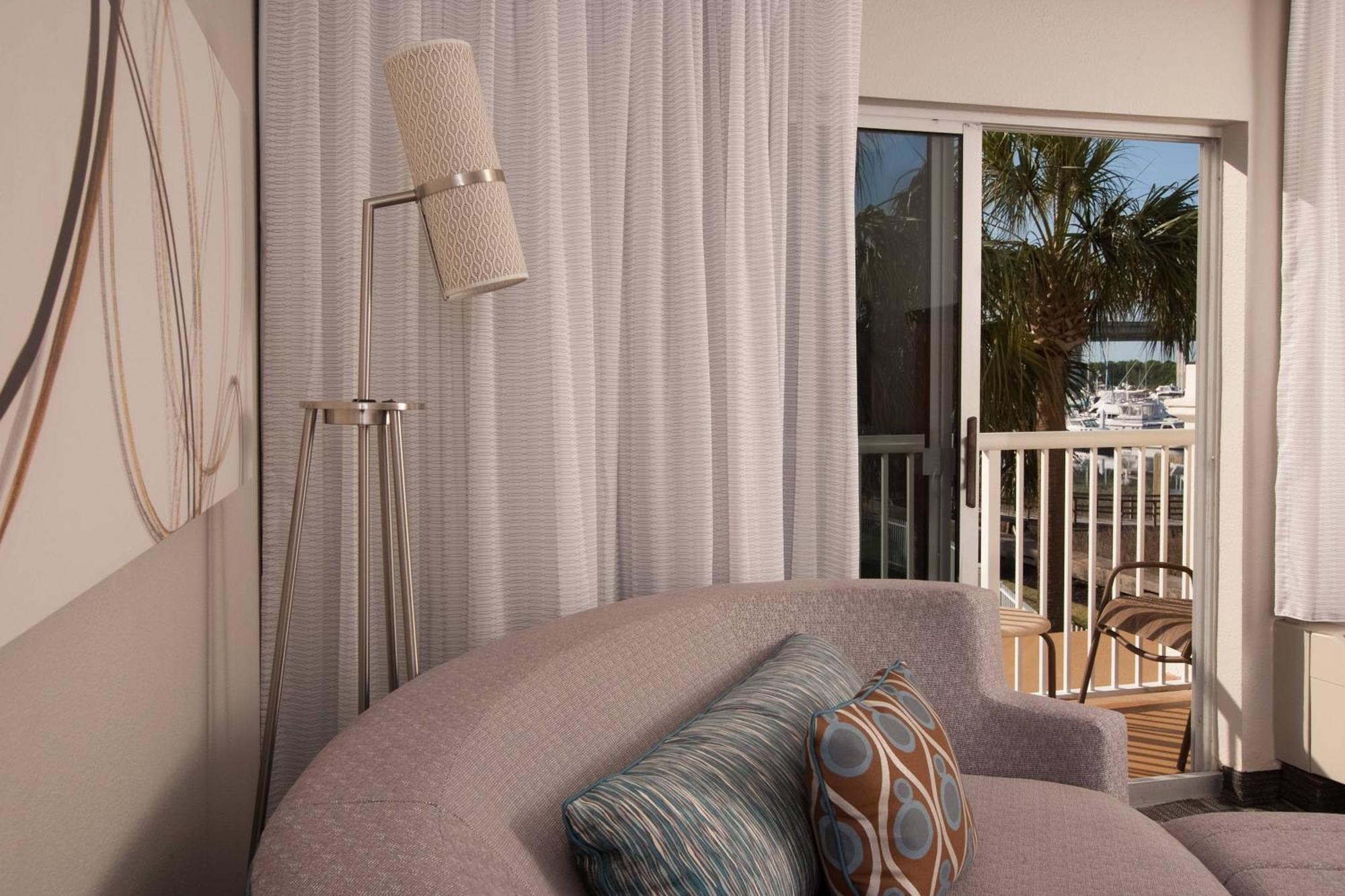 Queen Room Two Queen Beds Balcony Sofa Bed
