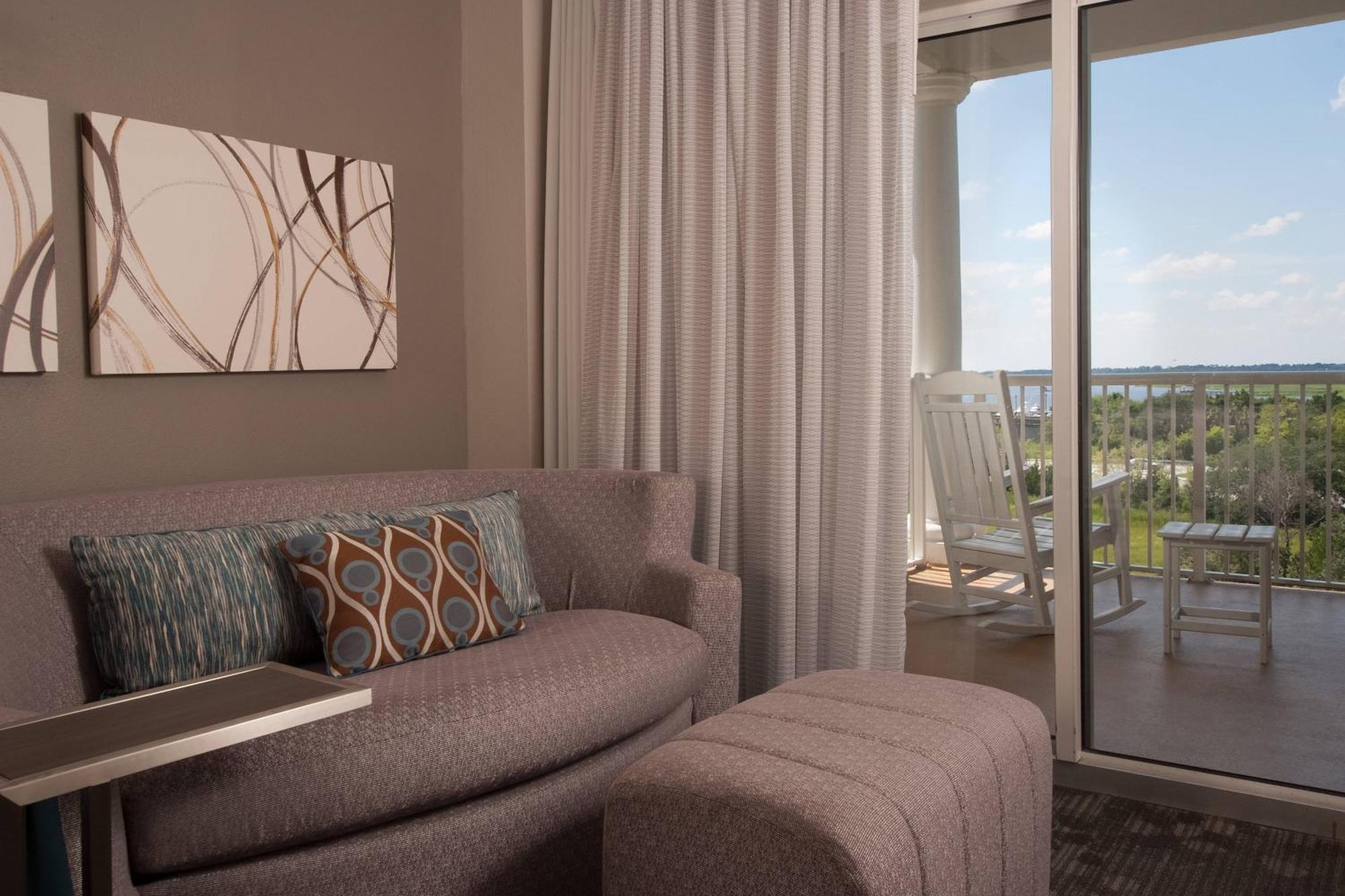 Queen Room Two Queen Beds Balcony Sofa Bed